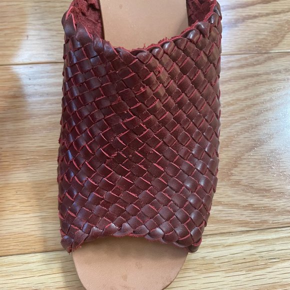 Hand Woven, Butter Soft Leather, Block Heel Mules.  Size 9 - Picture 6 of 7